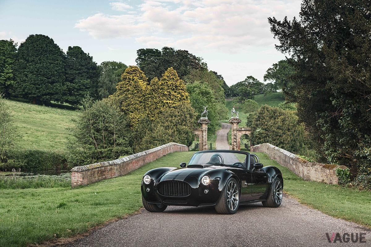 新型「ACコブラGTロードスター」