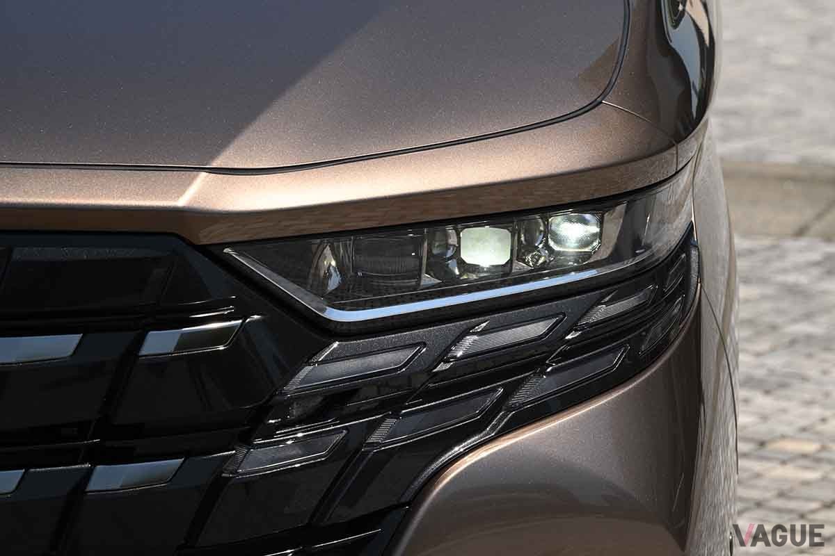 トヨタの高級ミニバン「アルファード」