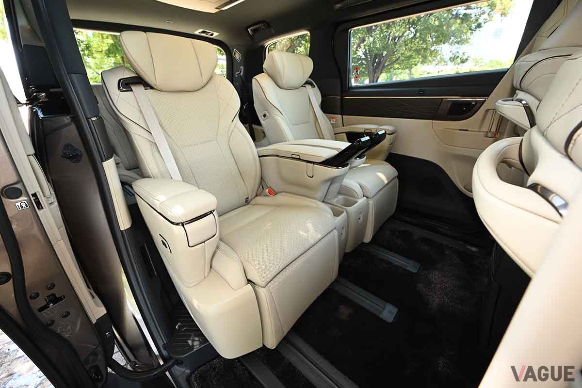 トヨタ「アルファード」「ヴェルファイア」。自販連調べの2024年度（2024年4月から2025年3月）の乗用車ブランド通称名別順位ではアルファードが全体の6位、ヴェルファイアが23位にランクインしている