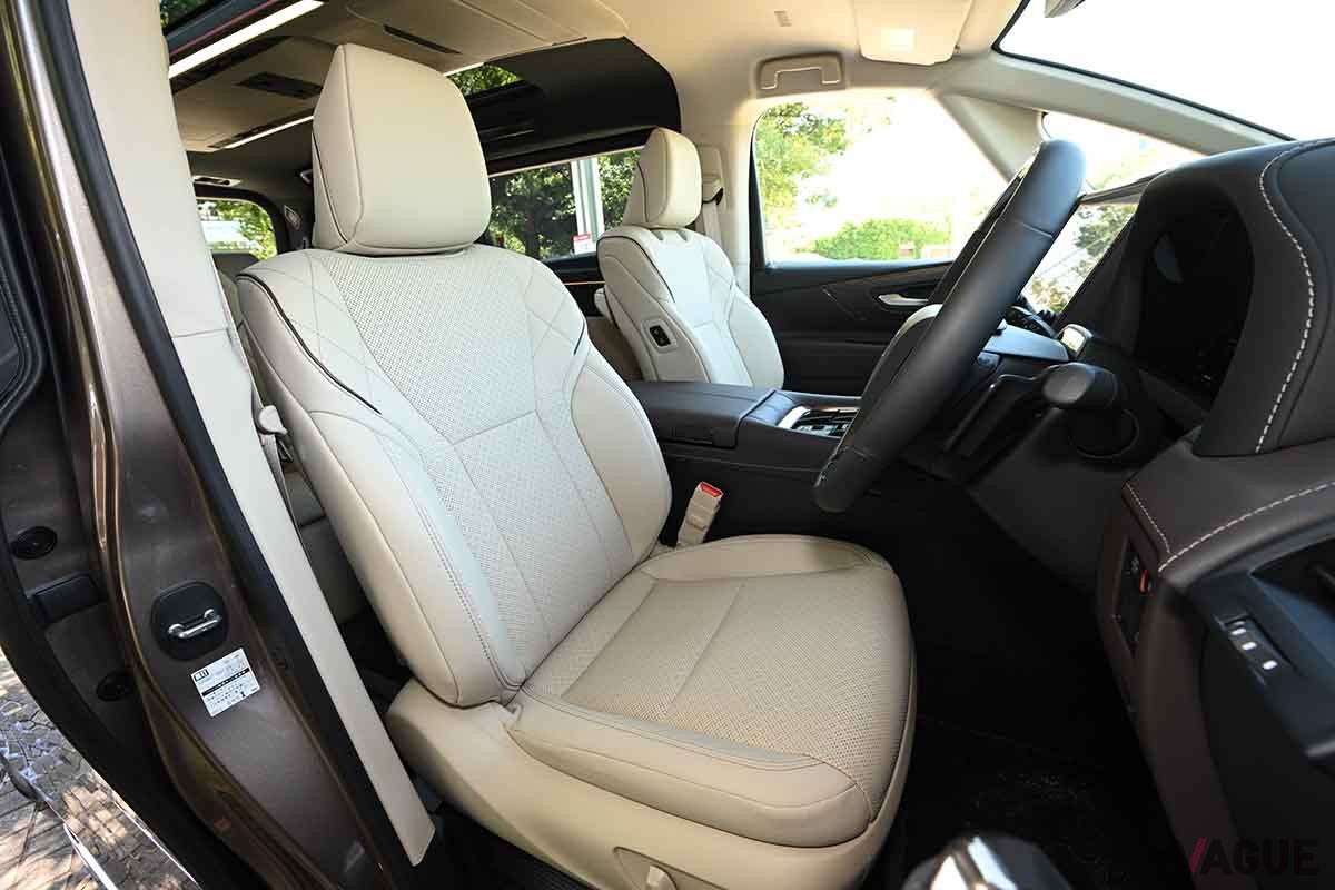 トヨタ「アルファード」「ヴェルファイア」。自販連調べの2024年度（2024年4月から2025年3月）の乗用車ブランド通称名別順位ではアルファードが全体の6位、ヴェルファイアが23位にランクインしている