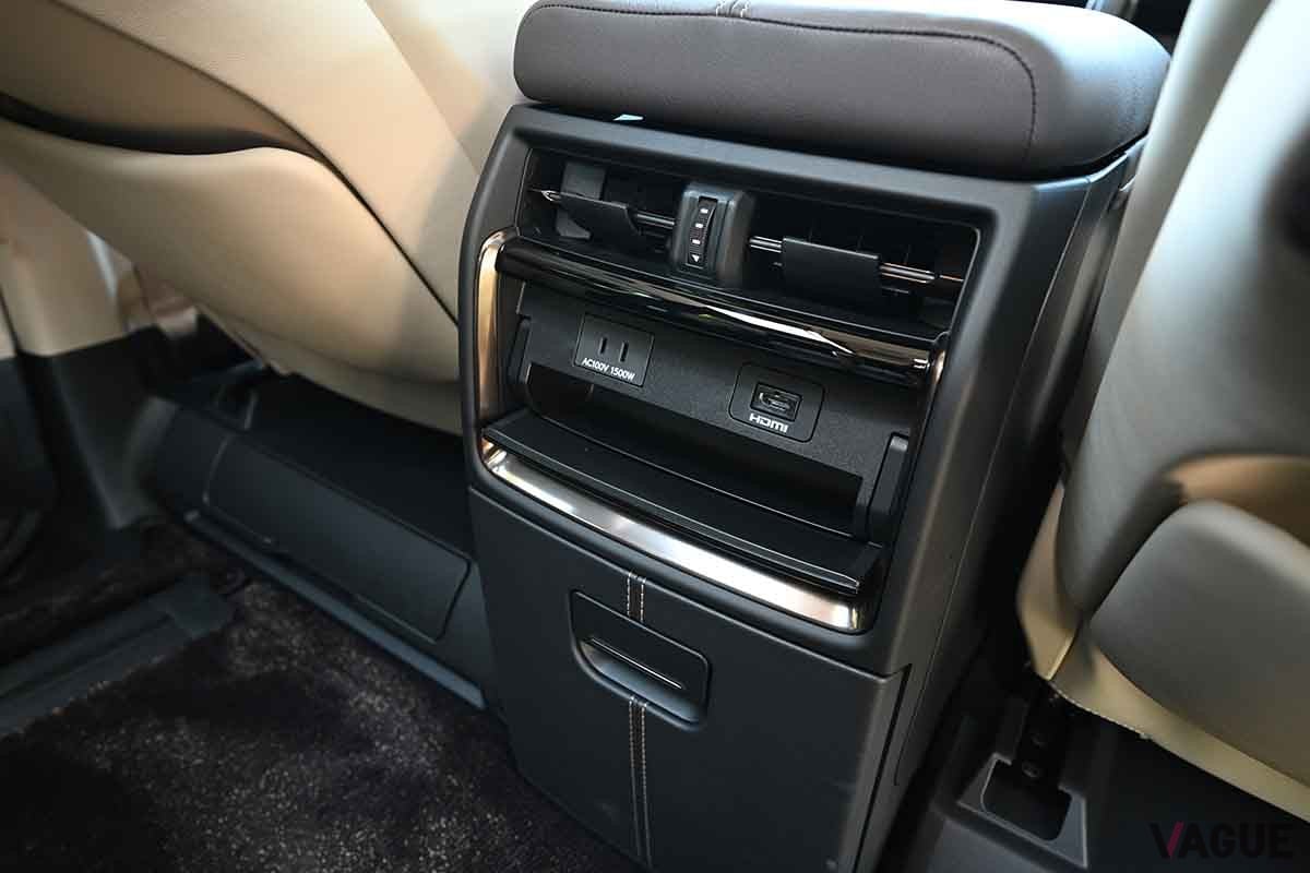 トヨタの高級ミニバン「アルファード」