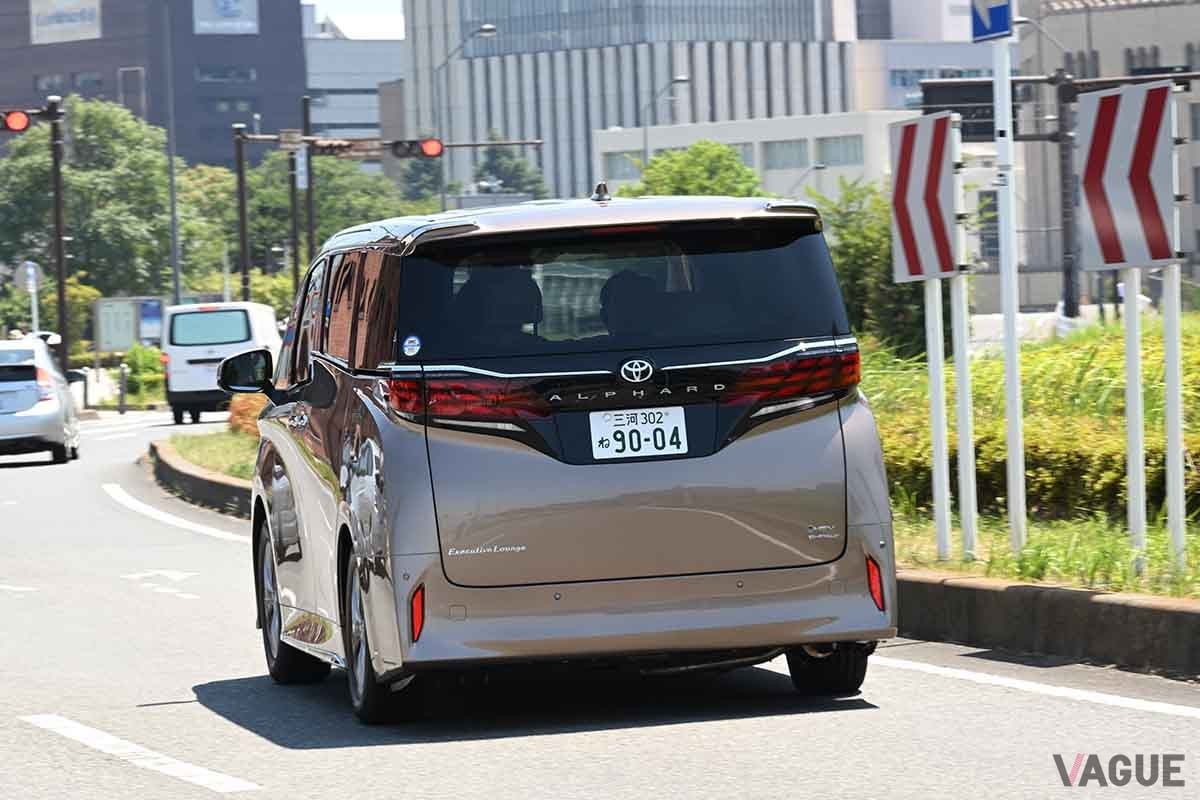 トヨタの高級ミニバン「アルファード」