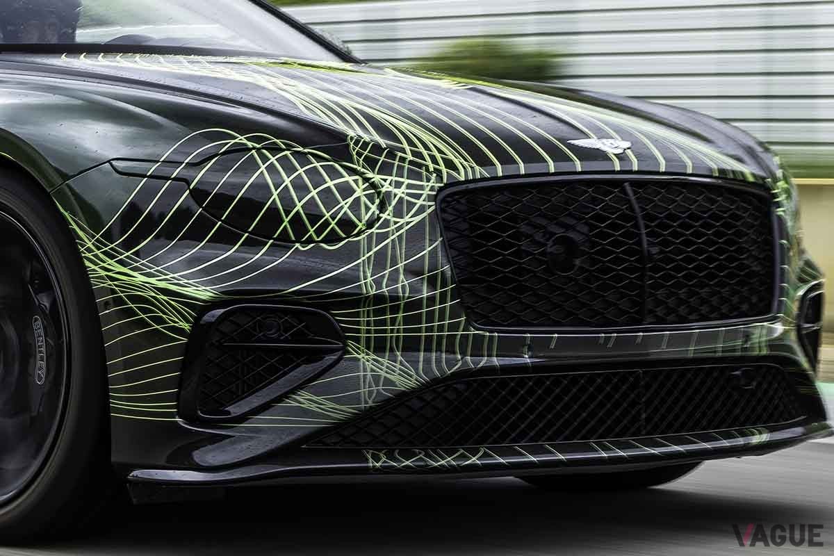 間もなく登場するベントレー新型「コンチネンタルGT」。公開された写真はまだカモフラージュが施されている