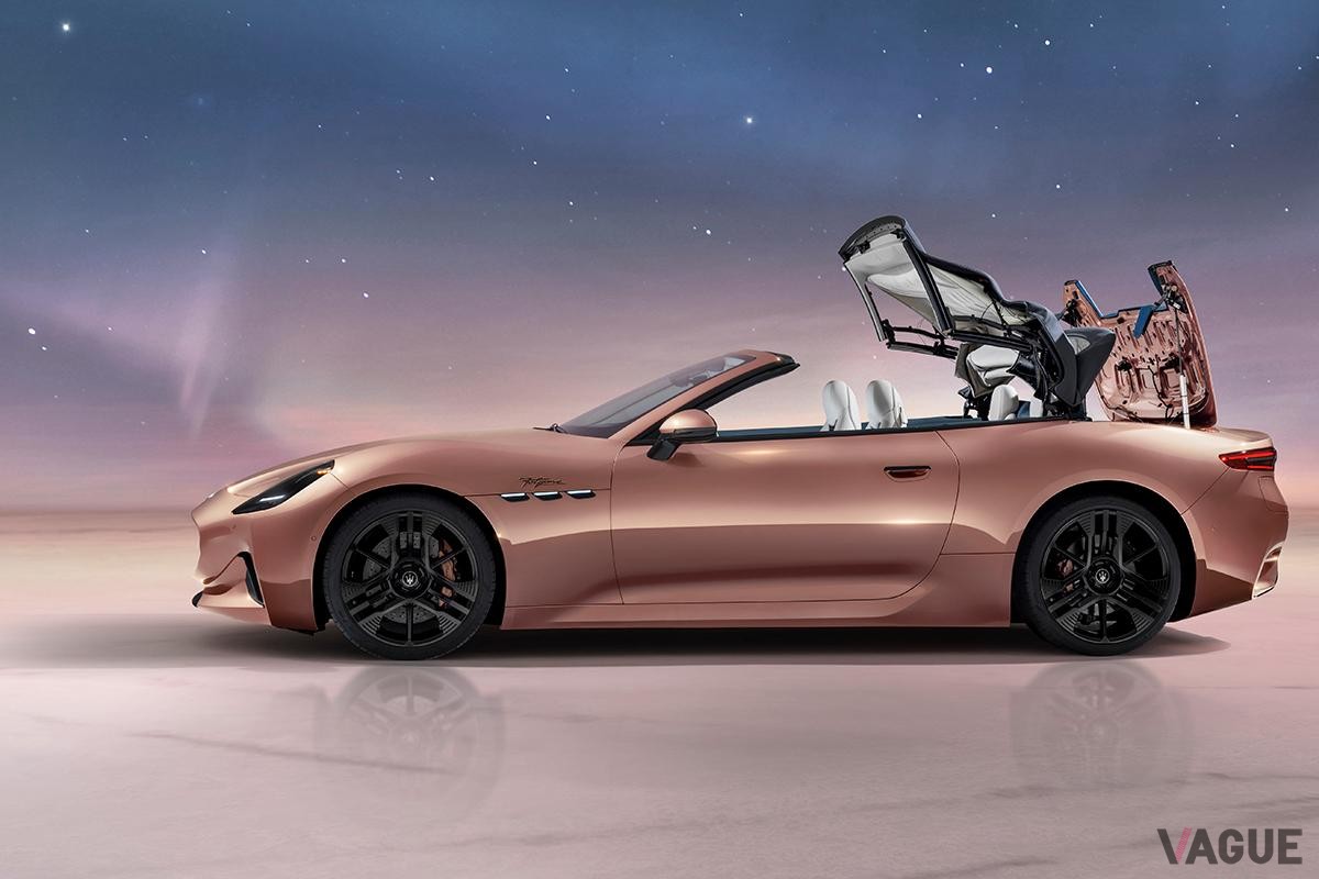 2024年4月に初公開されたマセラティ新型「グランカブリオ・フォルゴレ」。「グラントゥーリズモ･フォルゴレ」、「グレカーレ･フォルゴレ」に次ぐマセラティのBEV第3弾だ