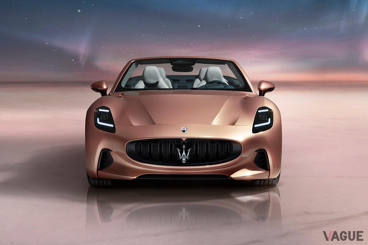 2024年4月に初公開されたマセラティ新型「グランカブリオ・フォルゴレ」。「グラントゥーリズモ･フォルゴレ」、「グレカーレ･フォルゴレ」に次ぐマセラティのBEV第3弾だ