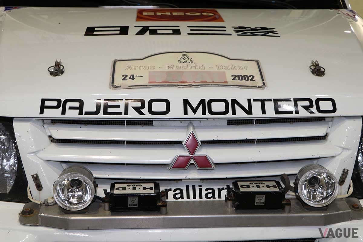 オートモビルカウンシル2024三菱ブースに出展された、2002年のダカールラリー総合優勝を飾ったパジェロ