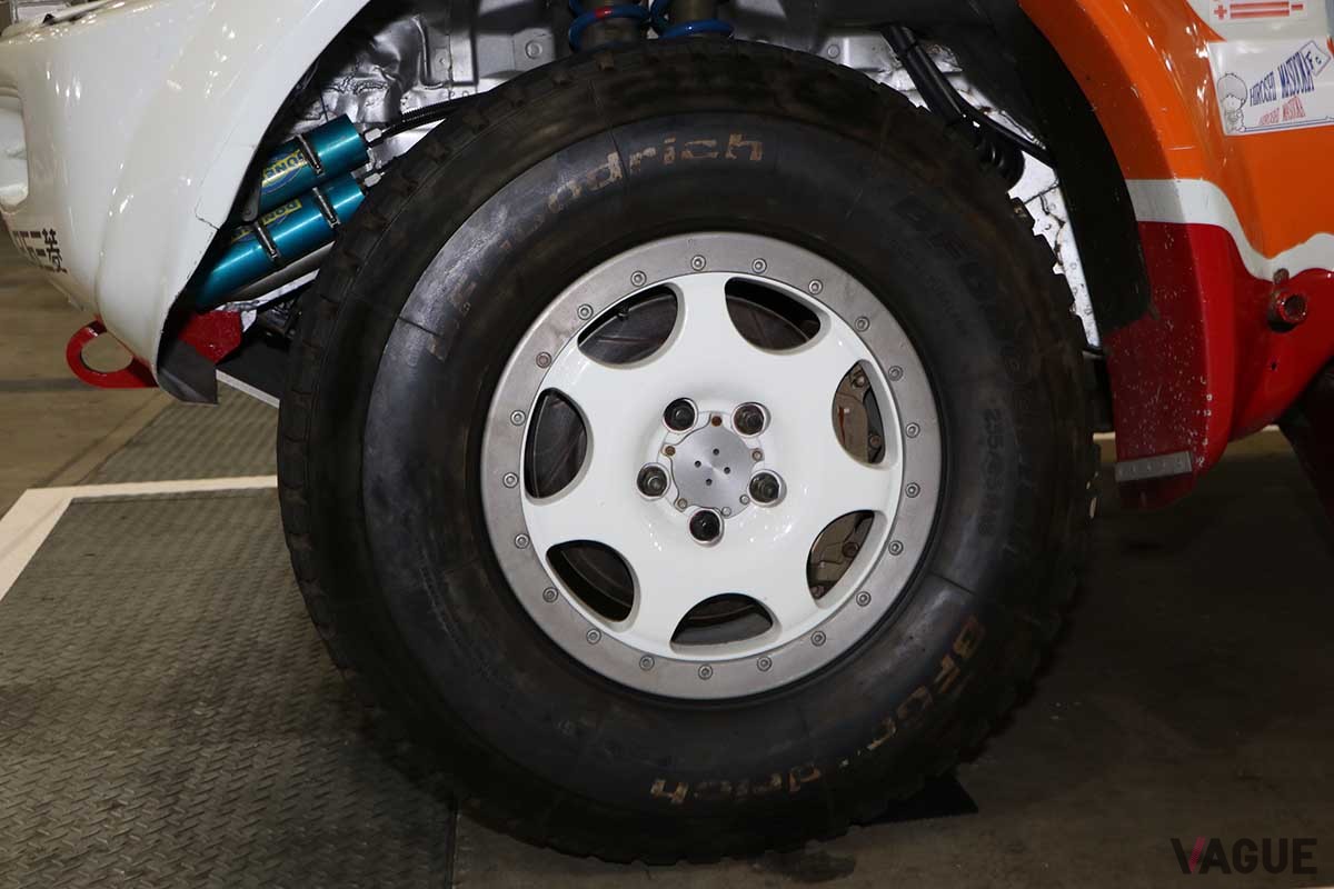 オートモビルカウンシル2024三菱ブースに出展された、2002年のダカールラリー総合優勝を飾ったパジェロ