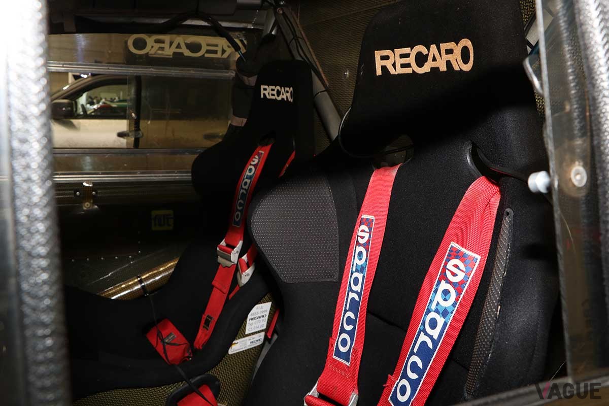 オートモビルカウンシル2024三菱ブースに出展された、2002年のダカールラリー総合優勝を飾ったパジェロ