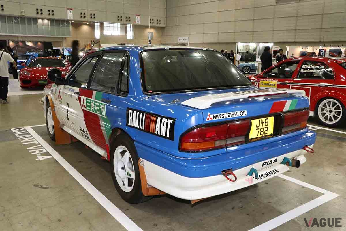 オートモビルカウンシル2024三菱ブースに出展された、ギャランVR-4ラリーカー。1989年のラリーコートジボワールにて、篠塚選手が日本人初のWRC総合優勝を果たしたマシンだ