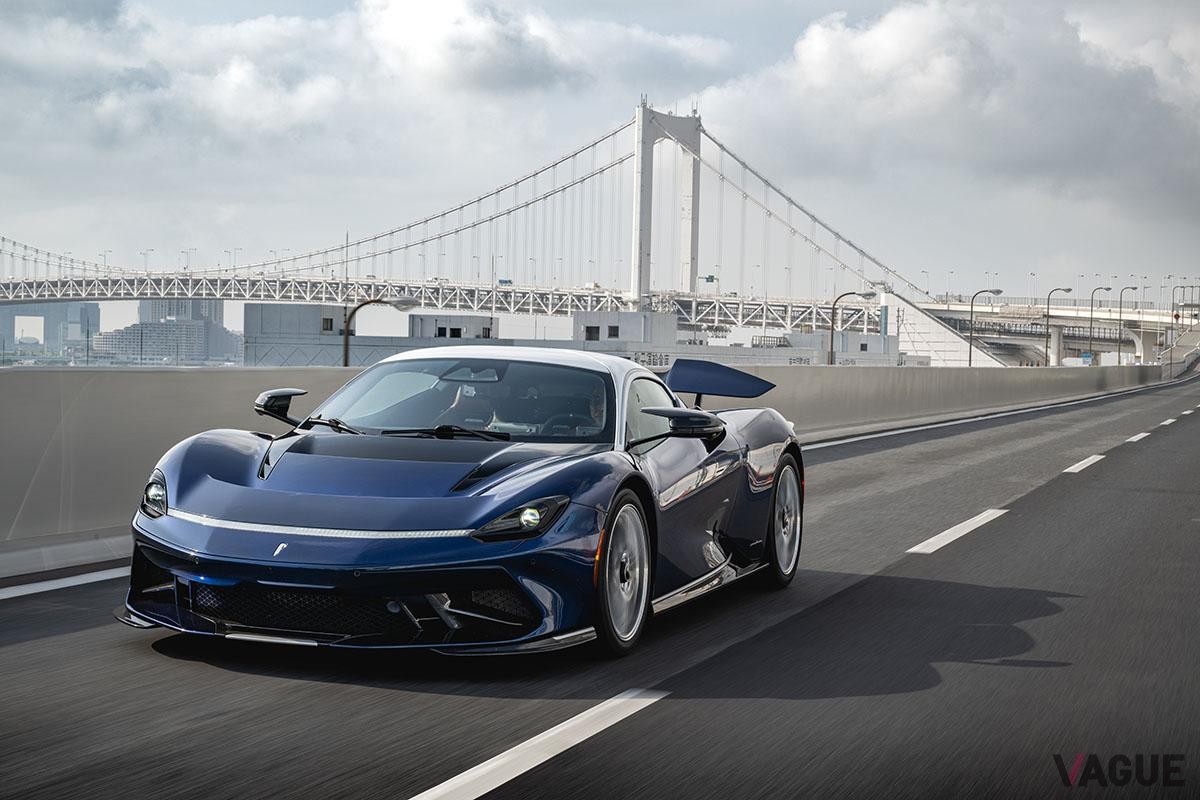 日本の道を走るピニンファリーナ新型「バッティスタ」