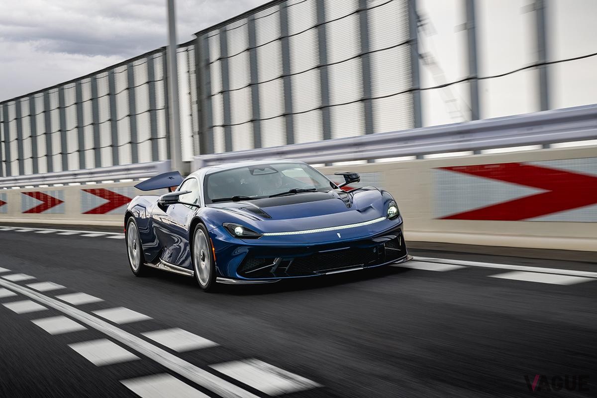 日本の道を走るピニンファリーナ新型「バッティスタ」