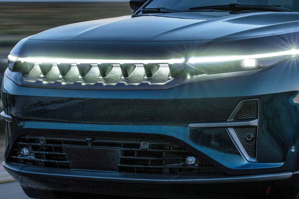 まもなく世界初公開される予定のジープ新型「ワゴニアS」