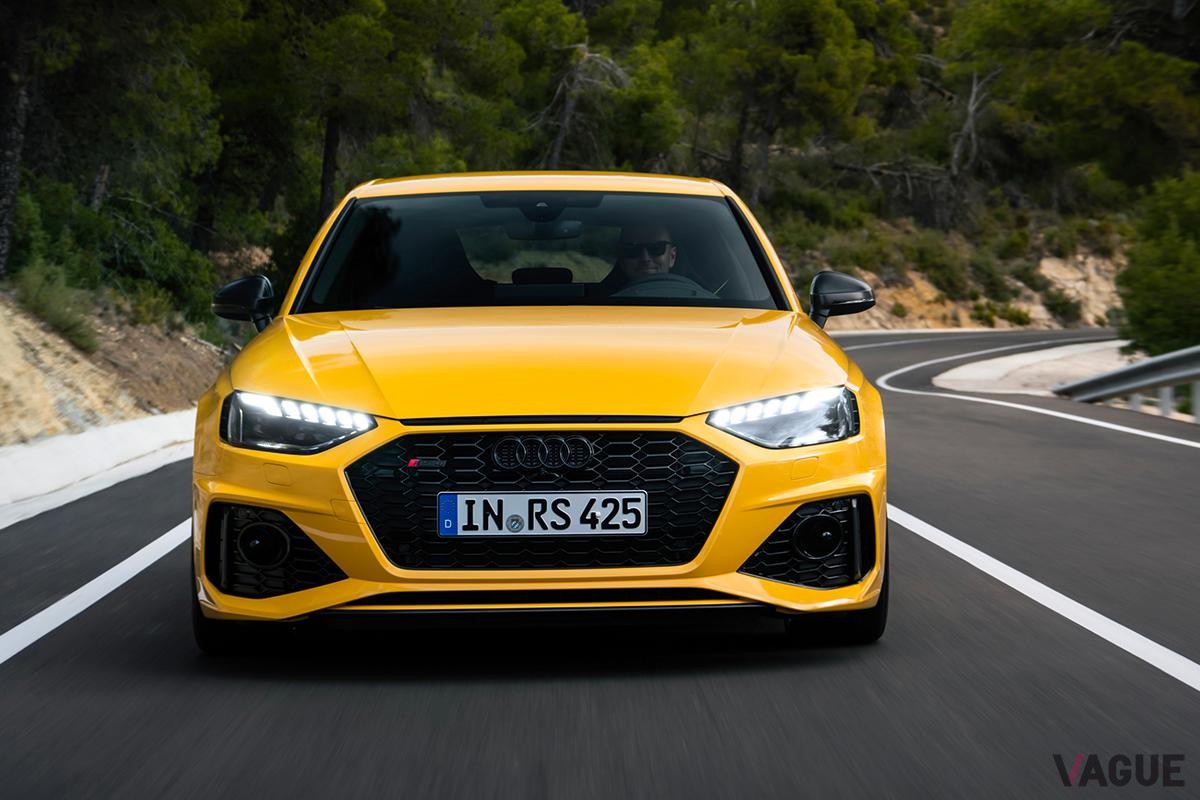 アウディの限定車「RS4アバント エディション25イヤーズ」