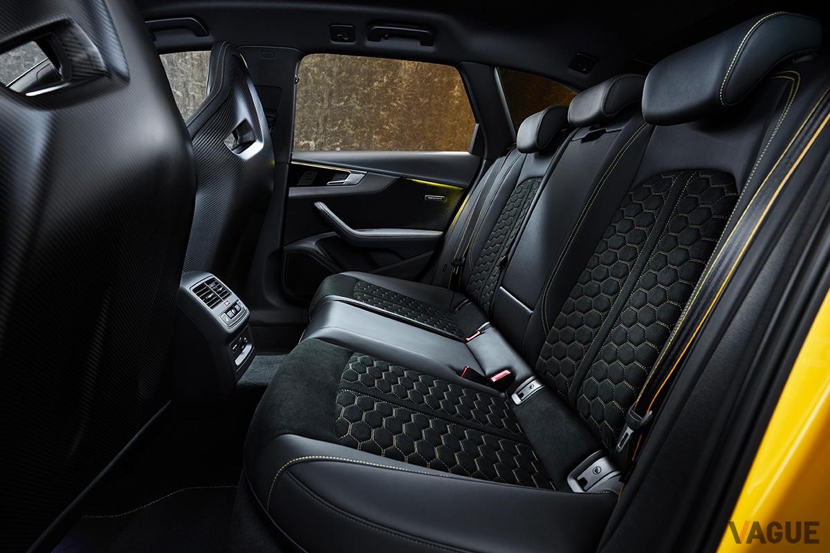 アウディの限定車「RS4アバント エディション25イヤーズ」のインテリア