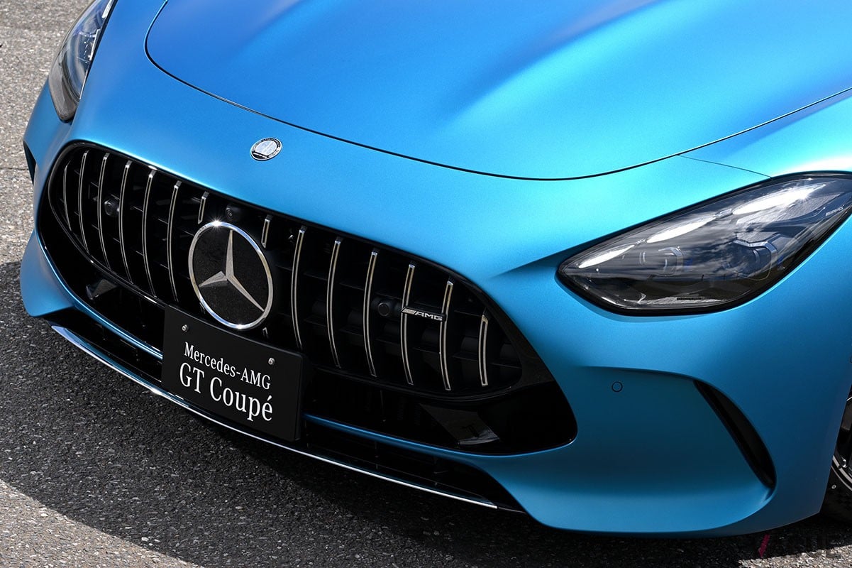 AMGらしい豪快な走りはもちろんのこと、優れた安全性や実用性など全方位的性能も身につけたメルセデスAMG「GTクーペ」