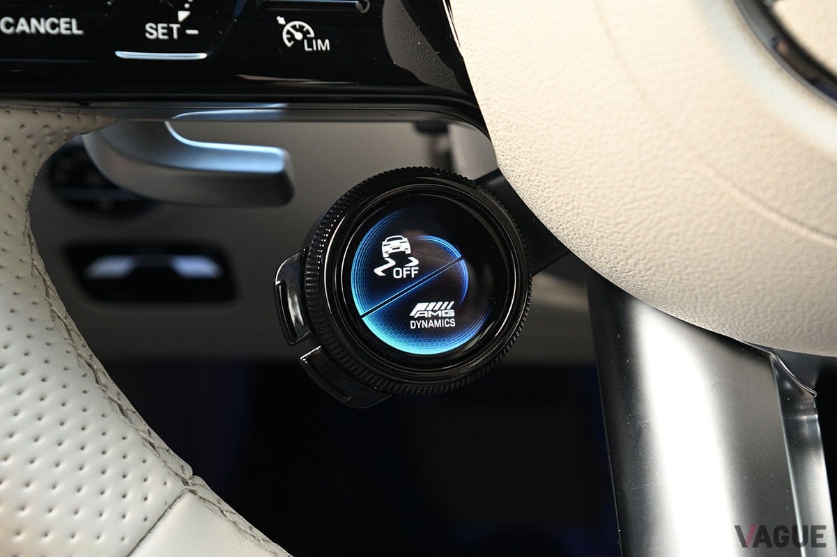 AMGらしい豪快な走りはもちろんのこと、優れた安全性や実用性など全方位的性能も身につけたメルセデスAMG「GTクーペ」