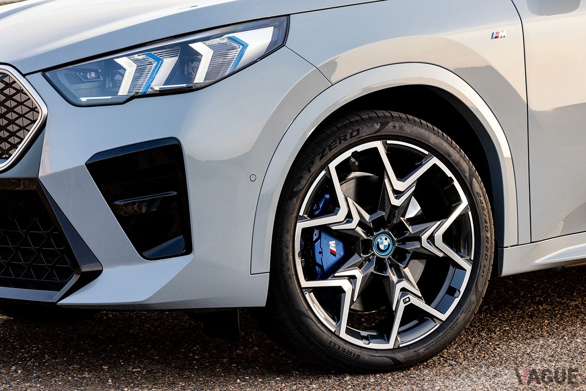 BMW新型「iX2 xDrive30 Mスポーツ」