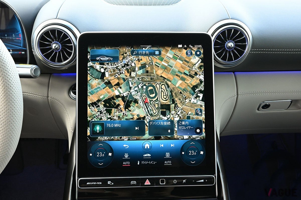 AMGらしい豪快な走りはもちろんのこと、優れた安全性や実用性など全方位的性能も身につけたメルセデスAMG「GTクーペ」