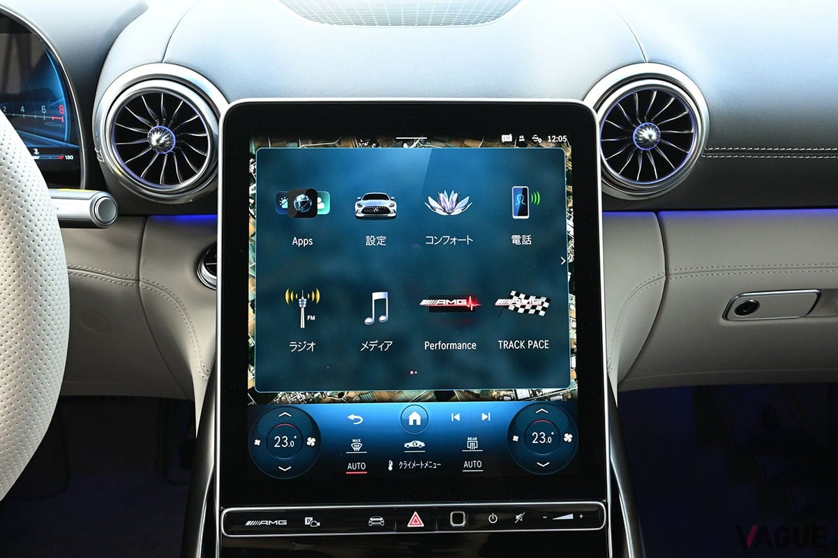 AMGらしい豪快な走りはもちろんのこと、優れた安全性や実用性など全方位的性能も身につけたメルセデスAMG「GTクーペ」