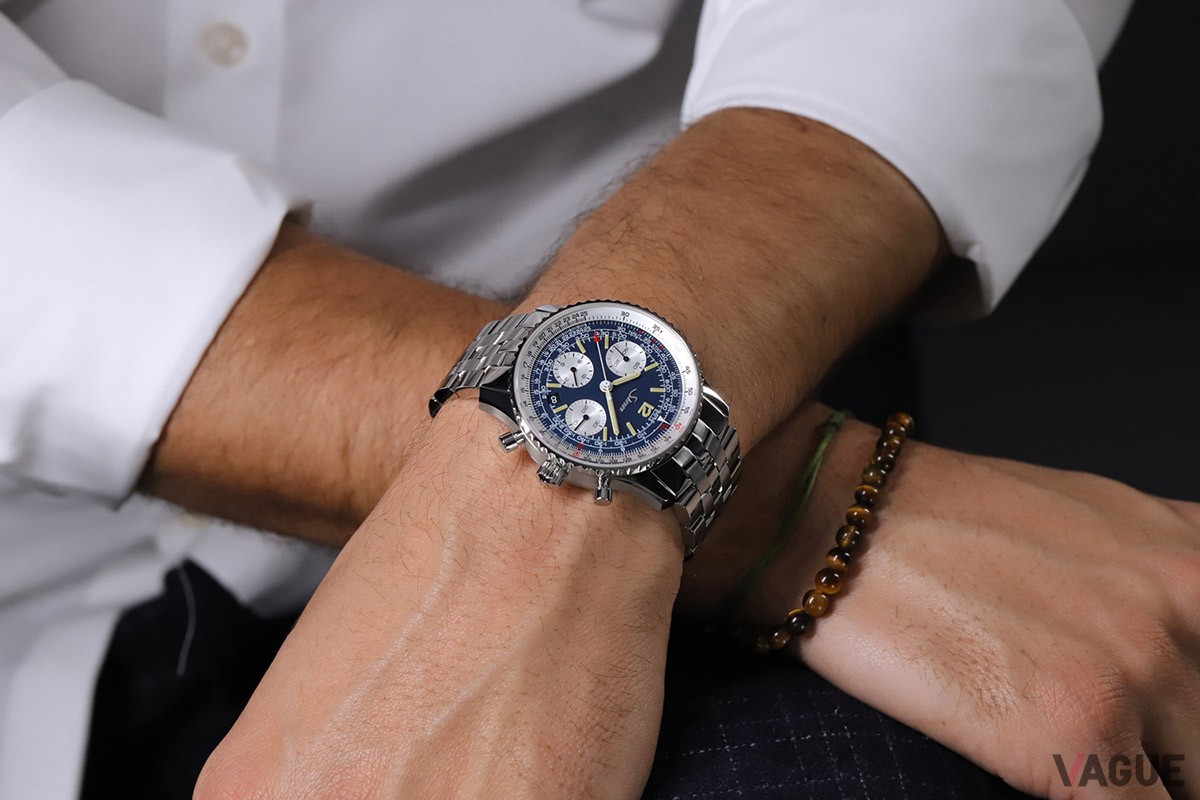 ダークブルーにレトロなアイボリーカラーの夜光塗料を合わせた「903.St.B.E.」