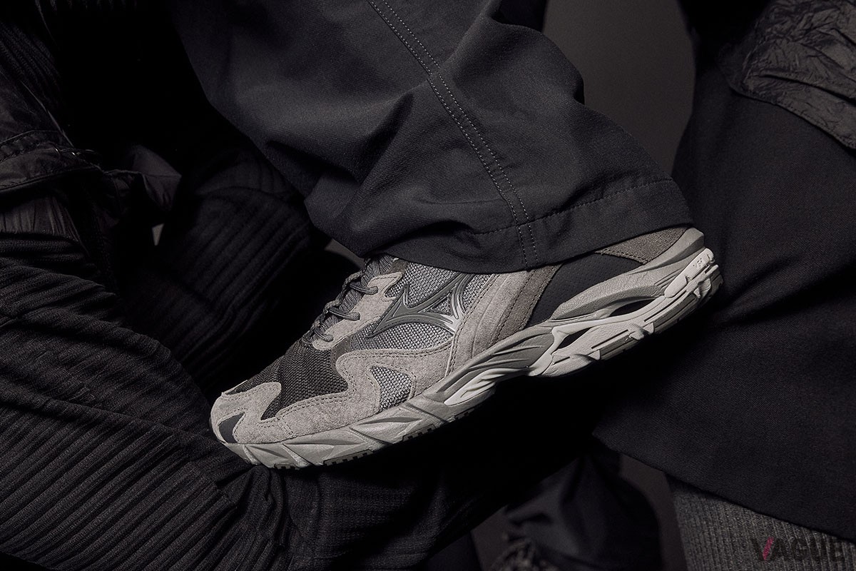 ミズノを代表する「WAVE RIDER」が、韓国の「SLOW STEADY CLUB」と初コラボ。