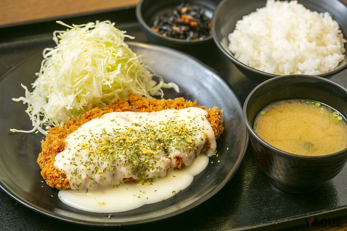 まさに神コスパ!?『若手サラリーマンの聖地』と呼ばれるトンカツの店に