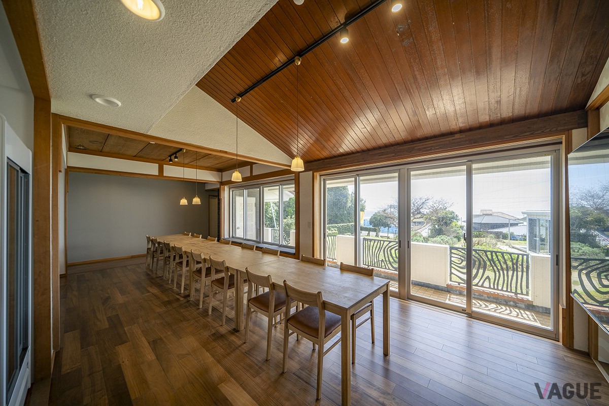 白浜の海を望む一棟貸しの贅沢なレジデンス