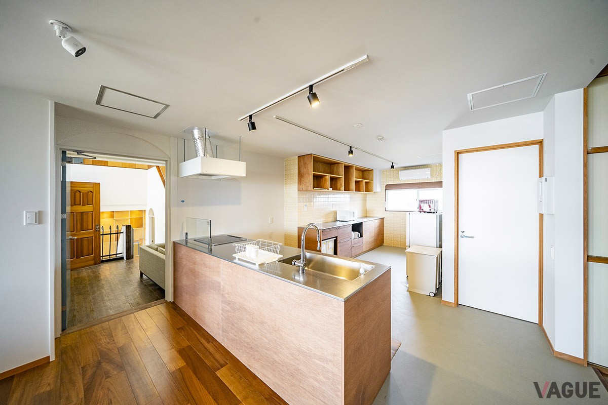 白浜の海を望む一棟貸しの贅沢なレジデンス