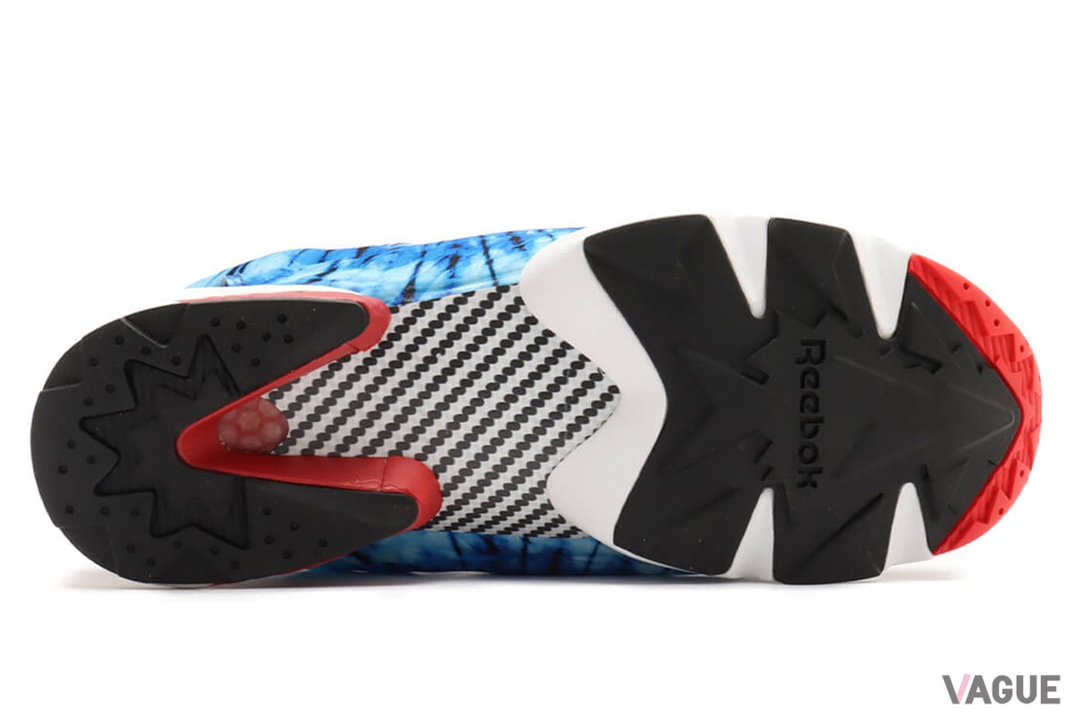 90年代のスニーカーブームを牽引したReebok INSTAPUMP FURY 94をベースに採用