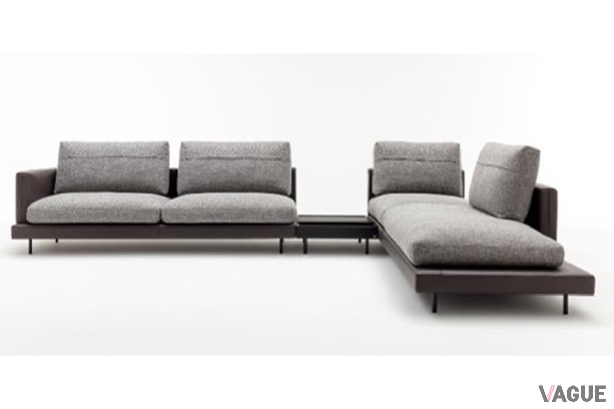 ベースのフレームおよびクッションの張地は、ファブリック約200種・レザー約80種と豊富なバリエーションから選べる