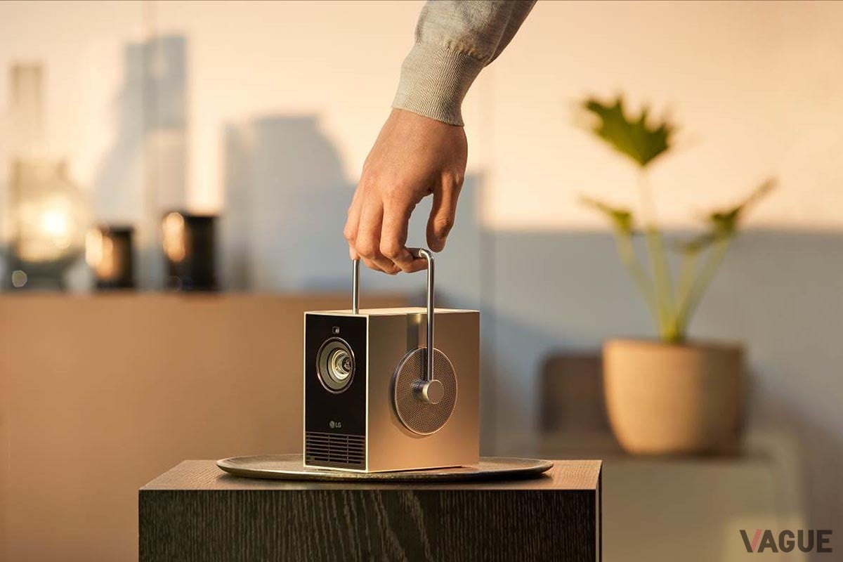 置き場所を選ばない洗練されたミニマルデザイン!? 想像を超える鮮明さ