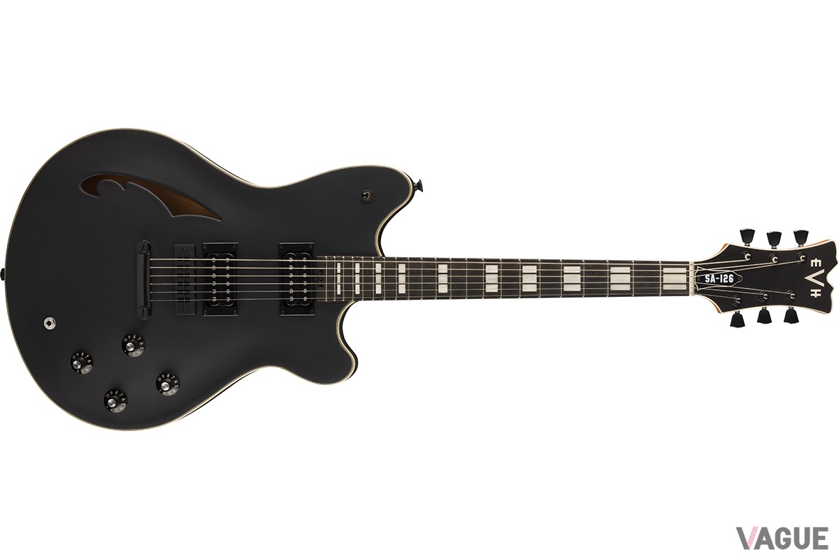 暗いステージでは闇に溶け込むような魅力を持つ“Stealth Black”の「SA-126 Special」。