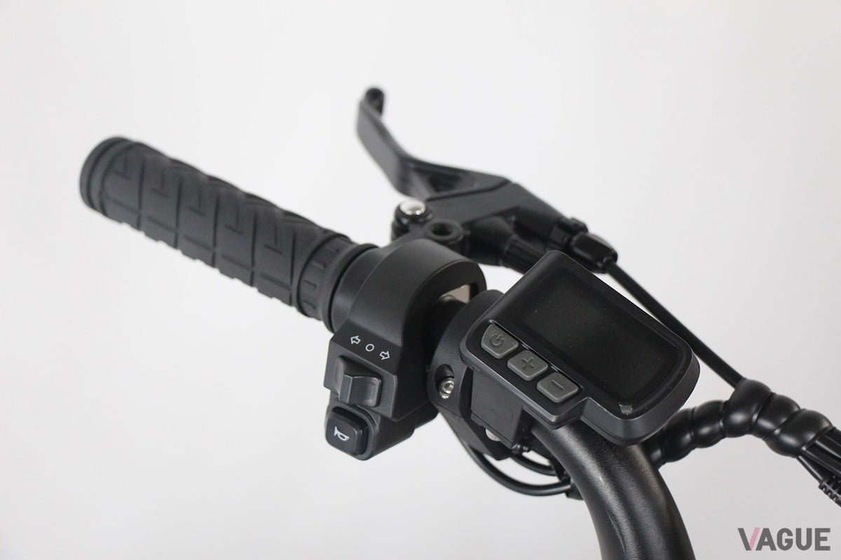 見やすいディスプレイで操作が簡単