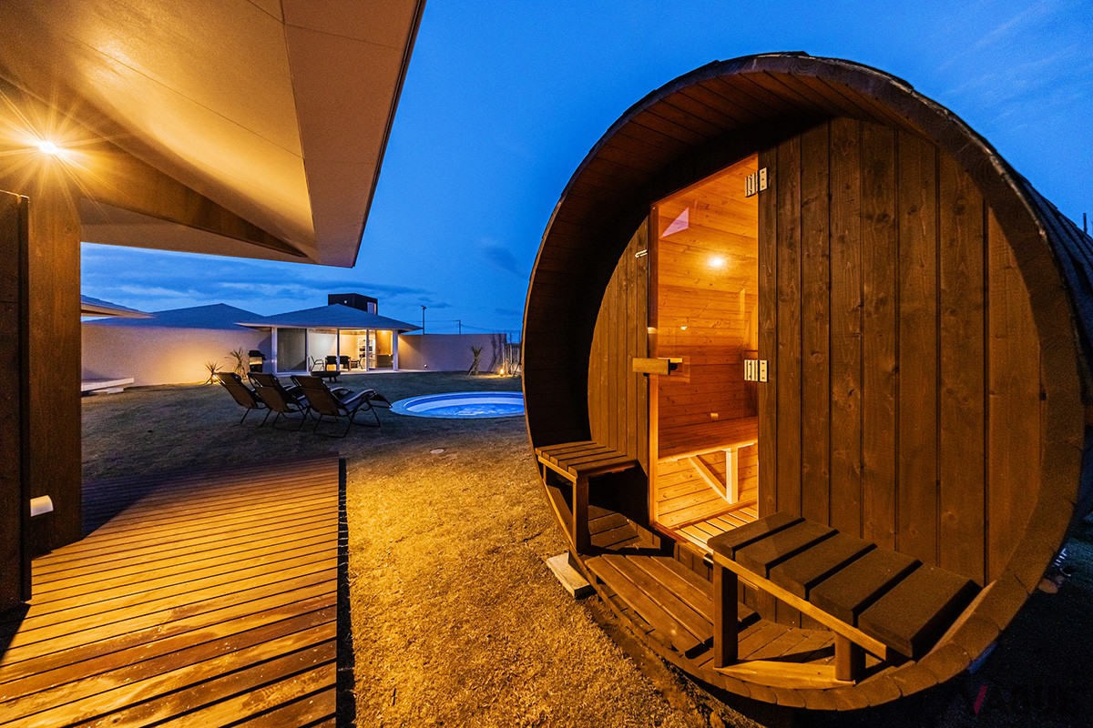 自然空間で“ととのう”客室専用サウナ