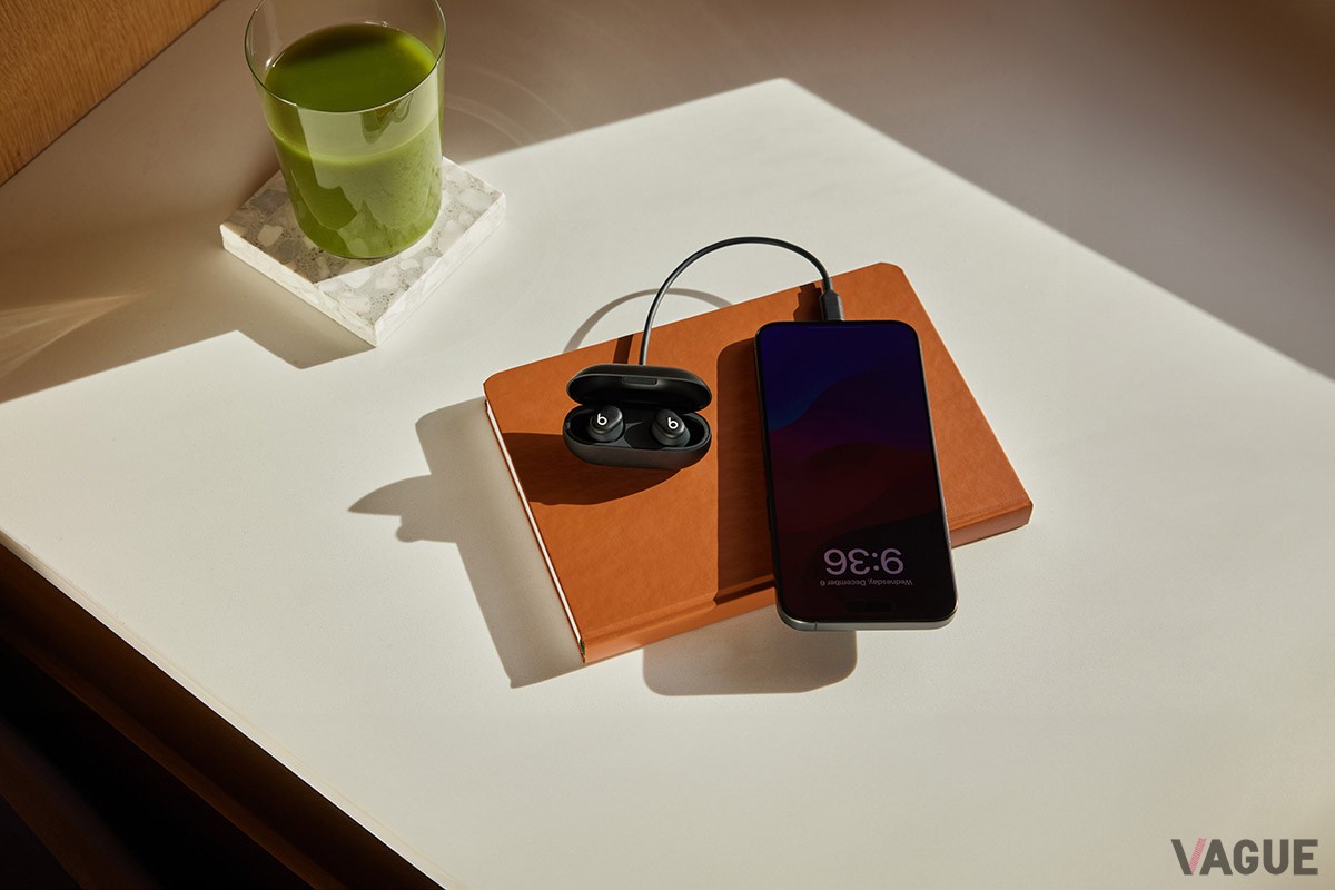 Apple社が展開するBeatsブランドのワイヤレスイヤフォンに、史上最小クラスの新作「Beats Solo Buds」が登場