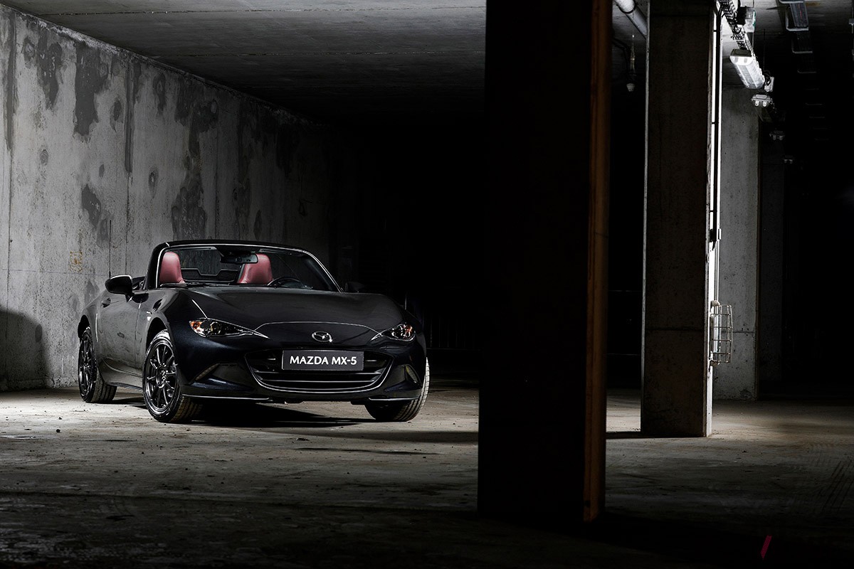 2020年に「ロードスター」のフランス仕様に設定された「MX-5 ユーノスエディション」
