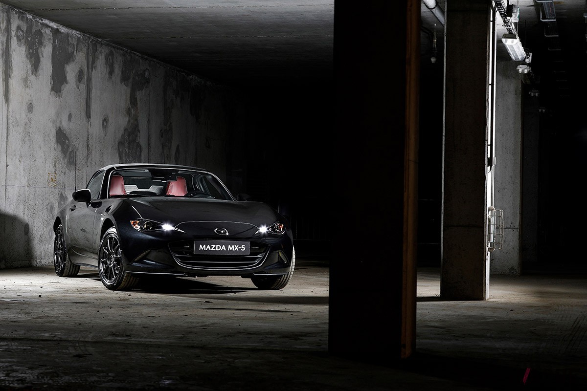 2020年に「ロードスター」のフランス仕様に設定された「MX-5 ユーノスエディション」