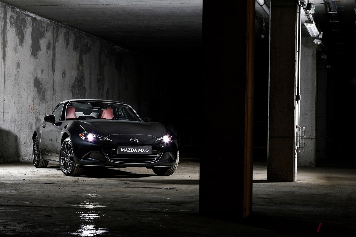 2020年に「ロードスター」のフランス仕様に設定された「MX-5 ユーノスエディション」