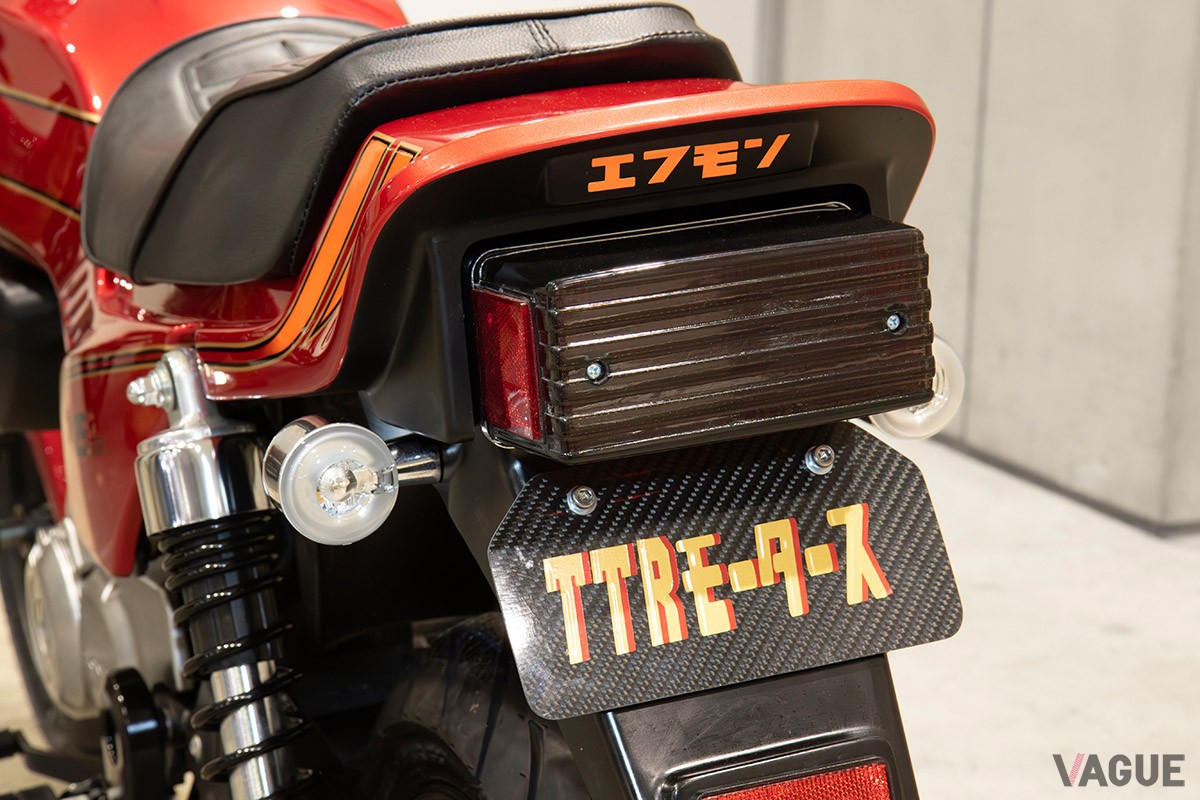 カスタムショップ・TTRモータースが手がけた「エフモン」は、「モンキー125」にパーツをかぶせるだけで「CB750F」風にカスタム可能