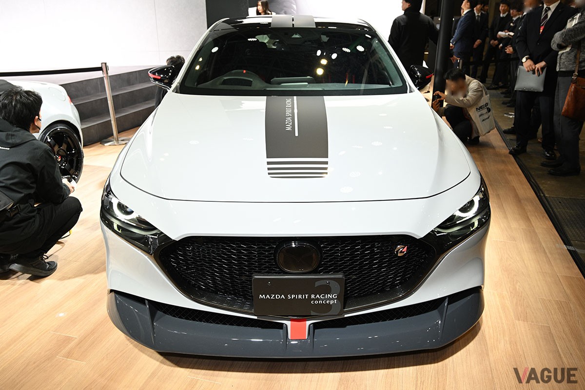 甲信マツダの各店舗に「ロードスター マツダスピリットレーシングRSコンセプト」とともに展示される「マツダ スピリットレーシング 3 コンセプト」