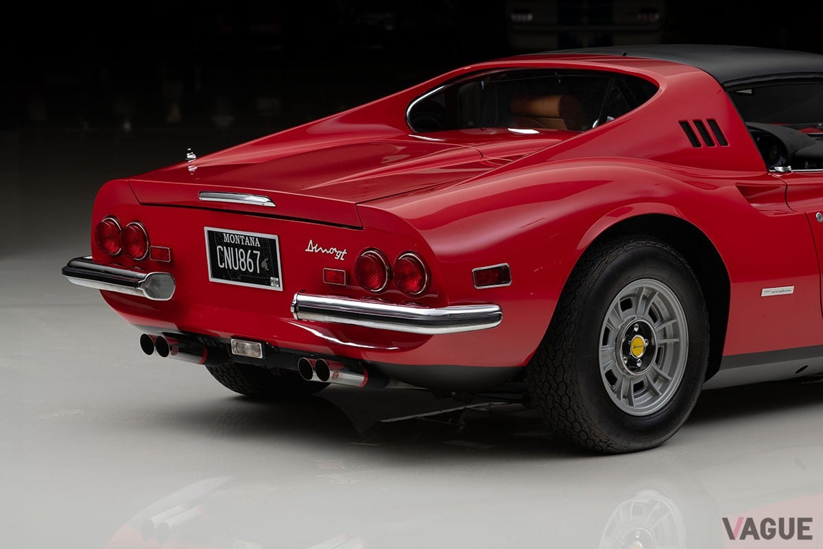 オークションに登場した1974年式フェラーリ「ディーノ246GTS」 Darin Schnabel ©2024 Courtesy of RM Sotheby's