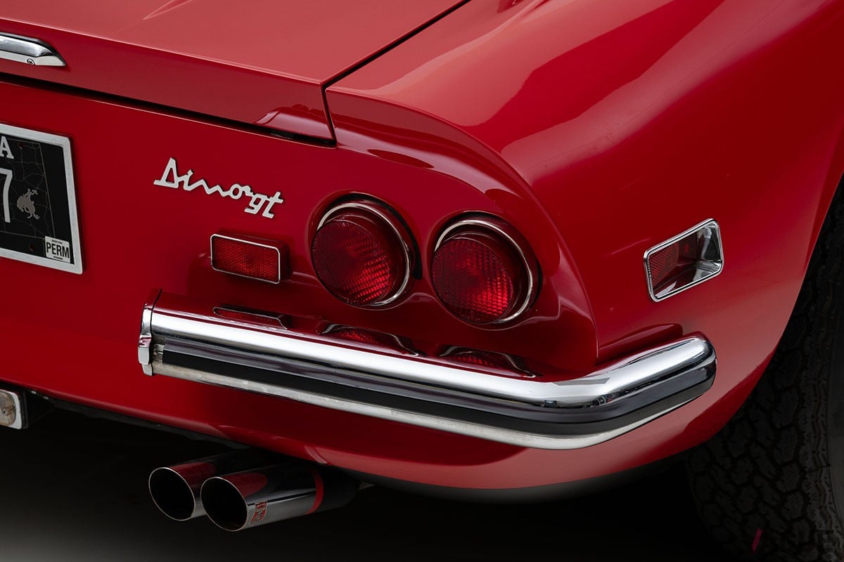 オークションに登場した1974年式フェラーリ「ディーノ246GTS」 Darin Schnabel ©2024 Courtesy of RM Sotheby's