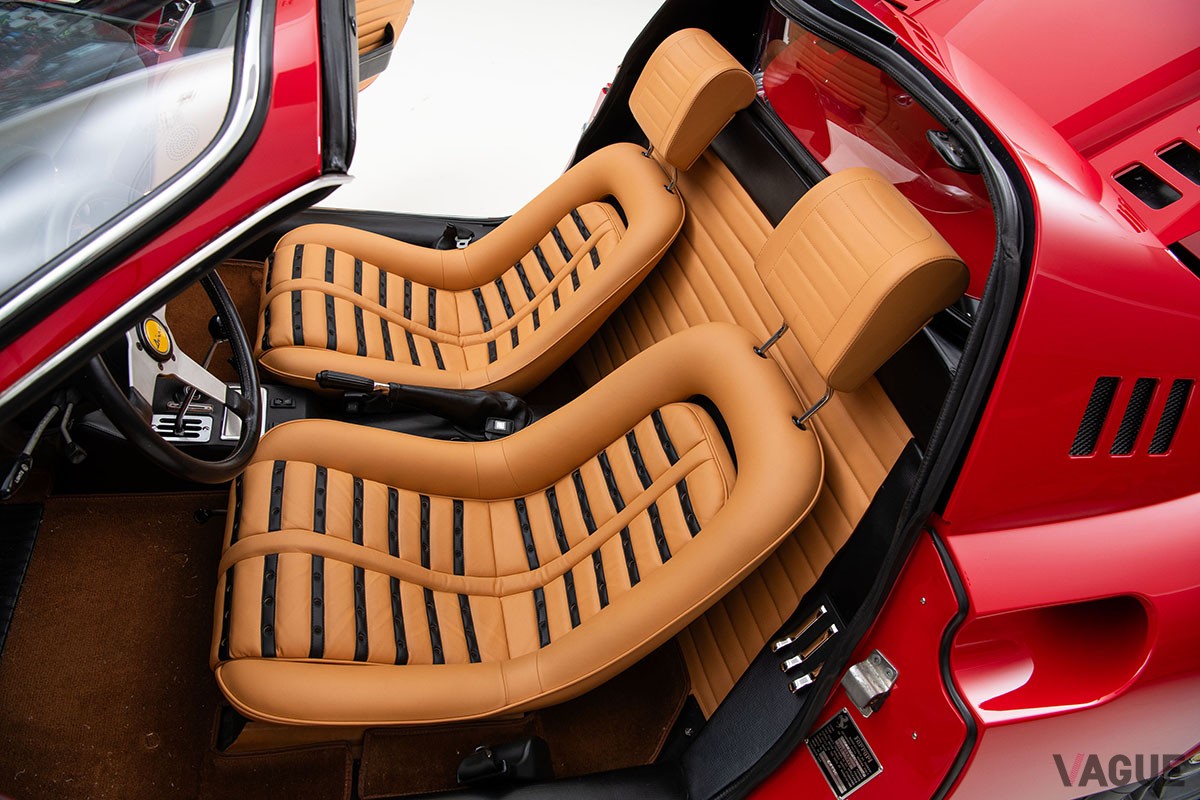 オークションに登場した1974年式フェラーリ「ディーノ246GTS」 Darin Schnabel ©2024 Courtesy of RM Sotheby's