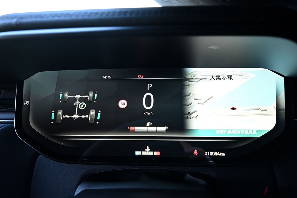 初代はパワフルながら荒々しかったが、現行型「レンジローバースポーツ」はデザインや走りが格段に洗練された