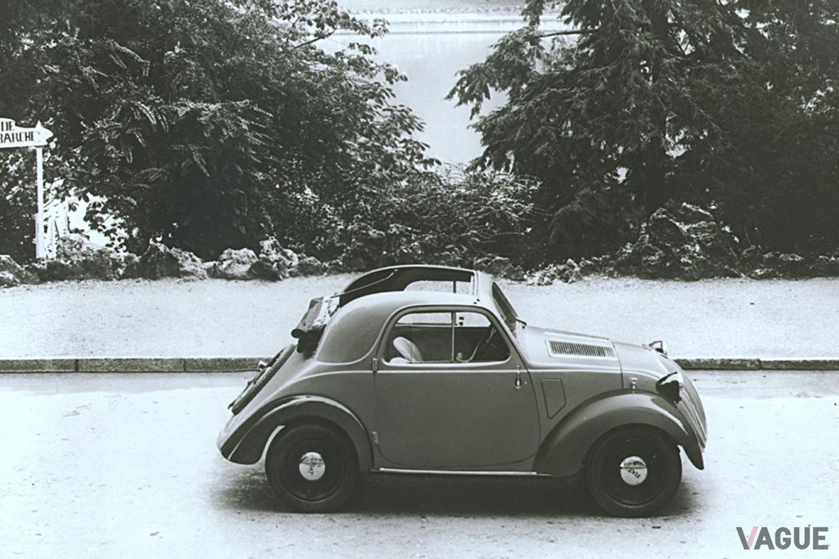 1936年に登場したフィアット初代「500」。トポリーノ（ハツカネズミ）の愛称で親しまれた