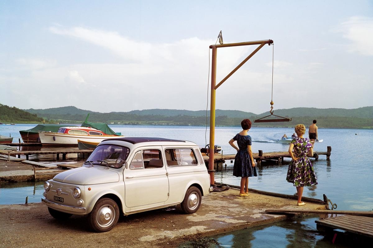 1957年に登場した2代目フィアット「500」。ヌオーヴァ500と呼ばれる
