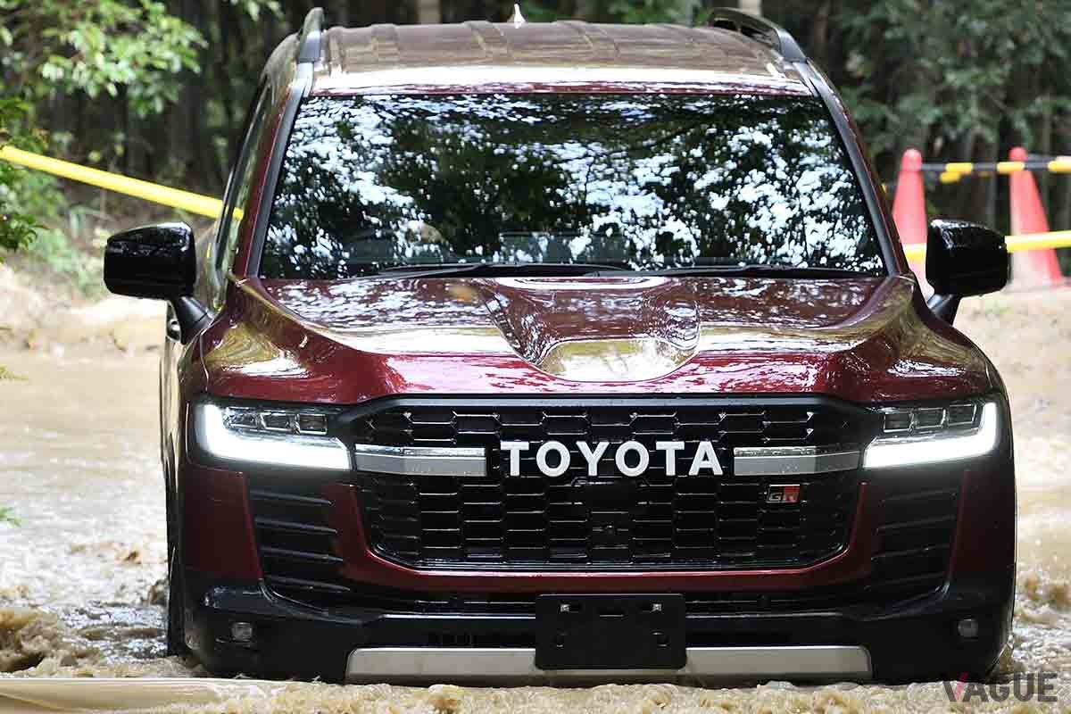 トヨタ「ランドクルーザー300」