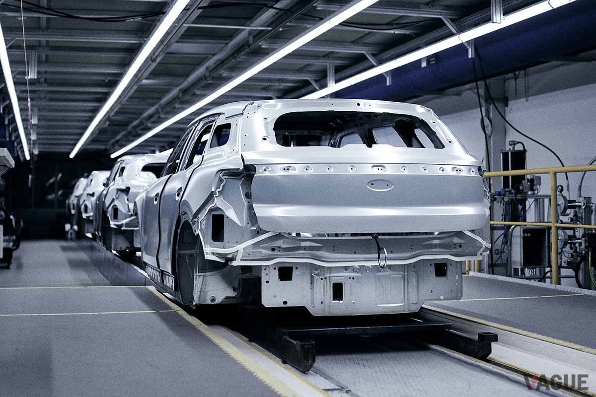 ドイツにあるフォード・ケルン工場で生産が開始された新型「エクスプローラーEV」