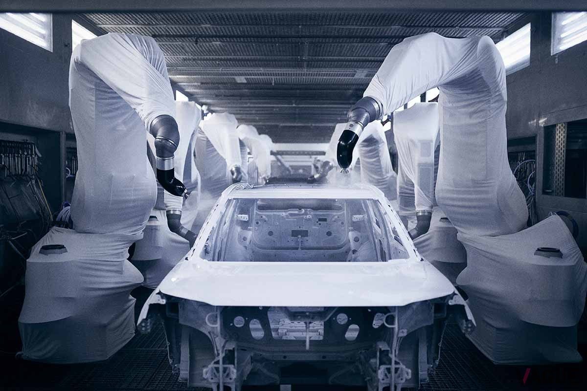 ドイツにあるフォード・ケルン工場で生産が開始された新型「エクスプローラーEV」