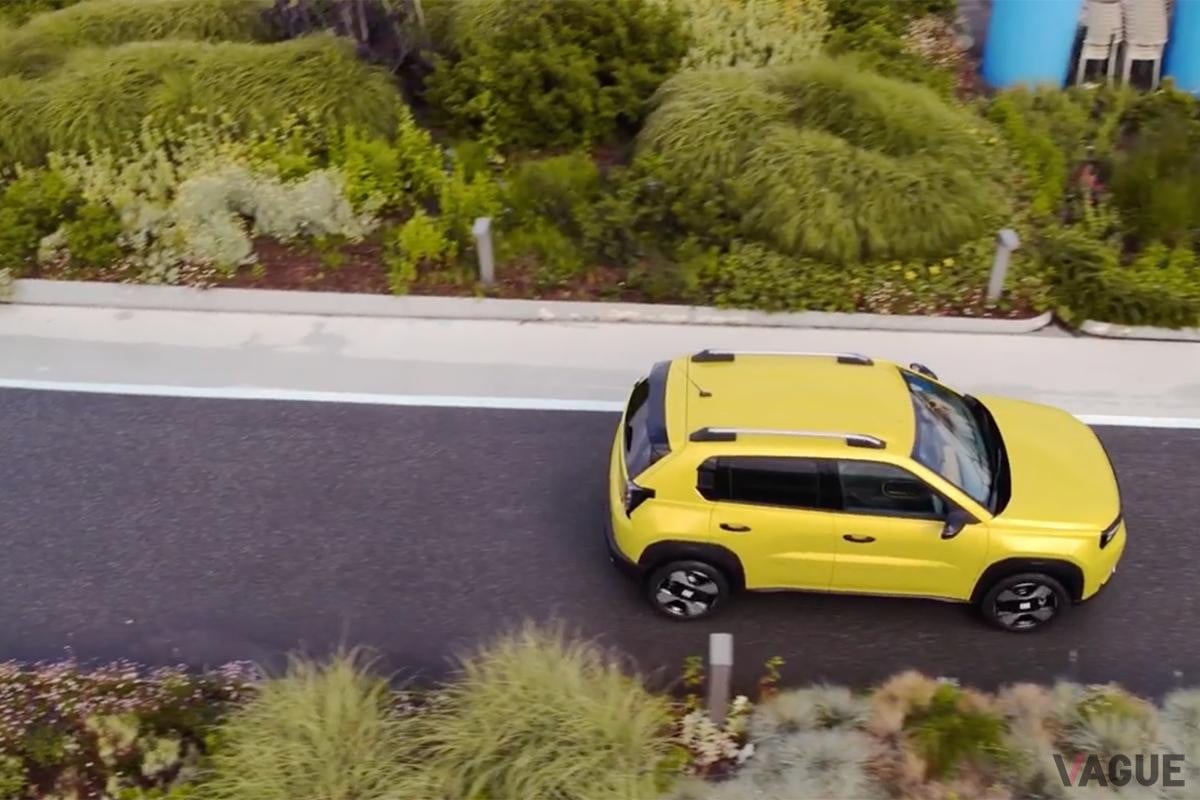 世界初公開されたフィアット新型「グランデパンダ」